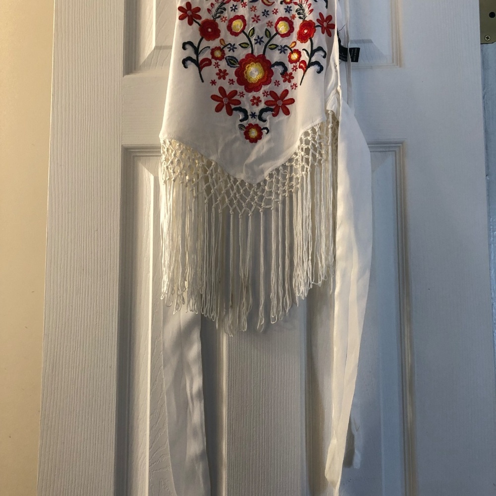 Embroidered Halter - Picture 3 of 4